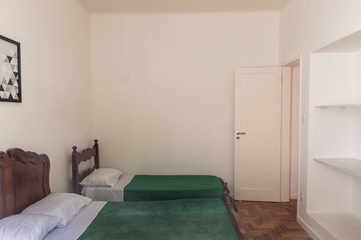 Iron/ironing board, free WiFi, bed sheets