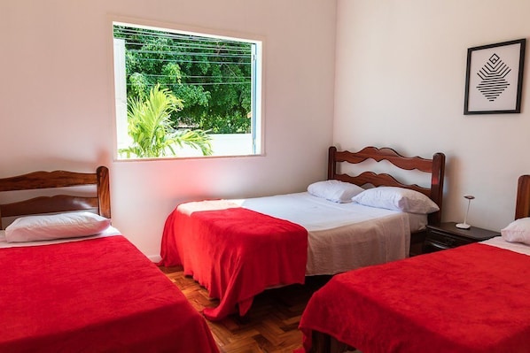 Iron/ironing board, free WiFi, bed sheets