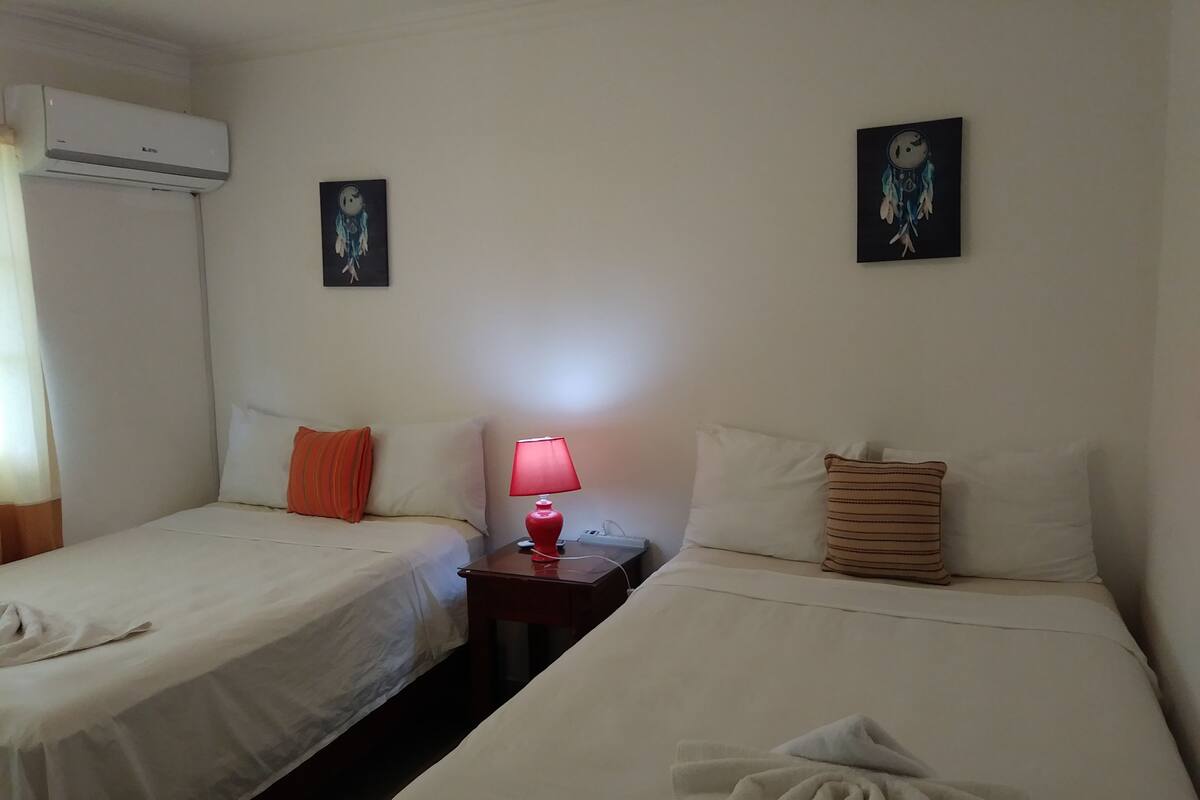 Apartment with Balcony, 2 Bedrooms | Kostenloses WLAN, Bettwäsche