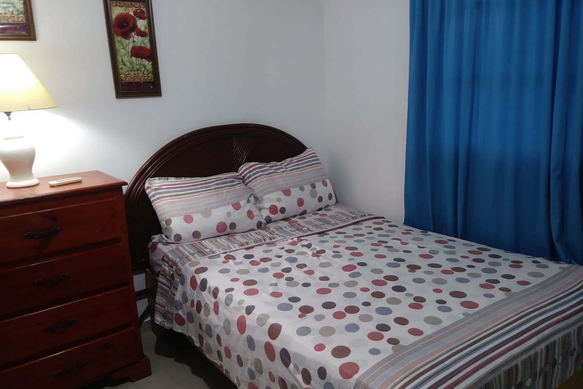 Basic Room | Free WiFi, bed sheets