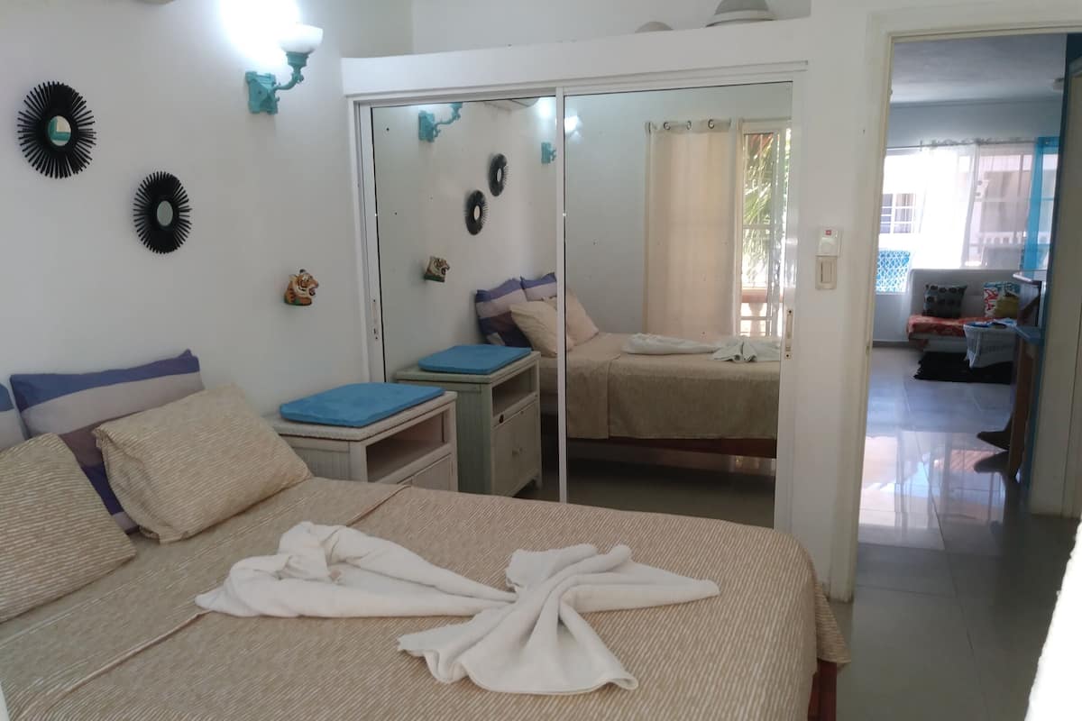 Double Standard Room with Balcony | Free WiFi, bed sheets