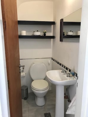 Family Duplex, Multiple Beds | Bathroom | Combined shower/tub, towels - Duplex Rada Tilly (Comodoro Rivadavia)