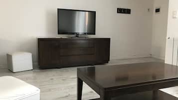 Family Duplex, Multiple Beds | Living room