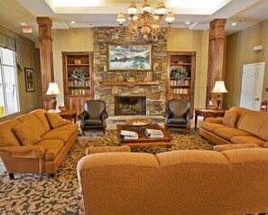 TV, fireplace, video games, DVD player - Vacation Village In The Berkshires 5 Star Resort - Suite B (Hancock)
