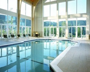 室內泳池、室外泳池