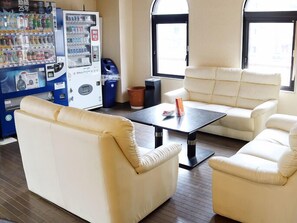 Interior - La Gare Oita (Oita)