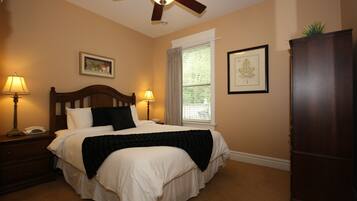 Appartement Exclusif, 1 grand lit | Coin séjour | Télévision à écran plat, lecteur de DVD