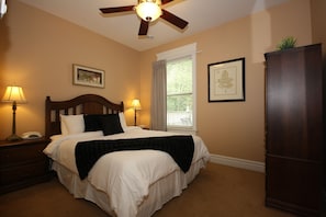 Apartamento exclusivo, 1 cama Queen | Área de estar | TV de tela plana, DVD player