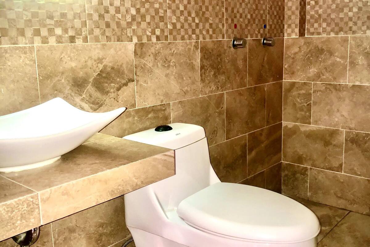 shower, towels, soap, shampoo