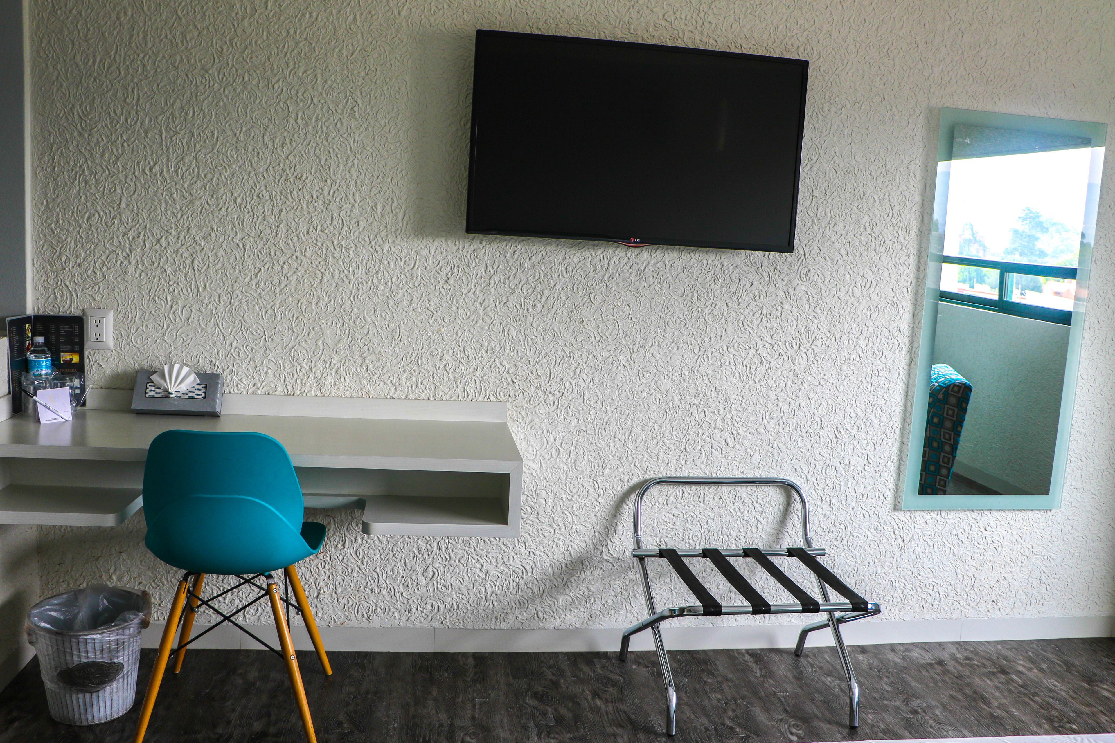 deluxe room, non smoking | in-room safe, desk, laptop workspace, blackout curtains