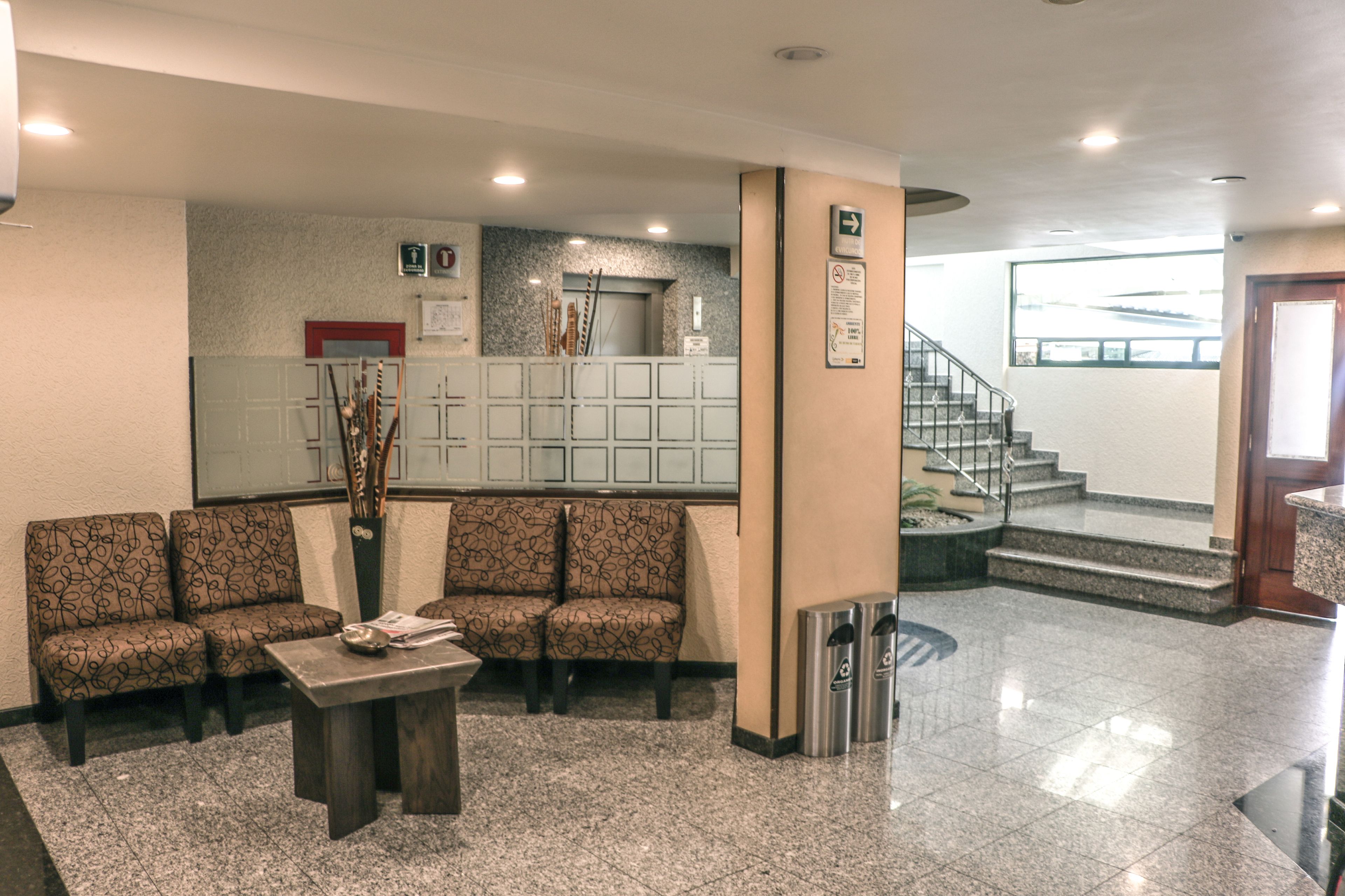 로비 좌석 공간