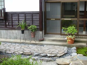 Exterior detail - Minshuku Jinya (Fukui)