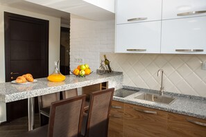 Suite, Jetted Tub | Desk, blackout drapes, free WiFi, bed sheets - 11Floor Hotel (Tbilisi)