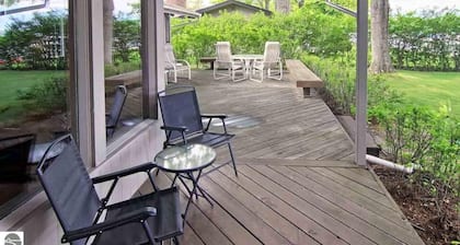 Beautiful Lakefront Home on the South Shore of Big Glen Lake