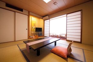 Dining - Kannawa Onsen Zekkei No Yado Sakuratei (Beppu)