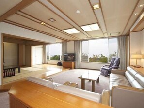 Living room | TV - Kannawa Onsen Zekkei No Yado Sakuratei (Beppu)