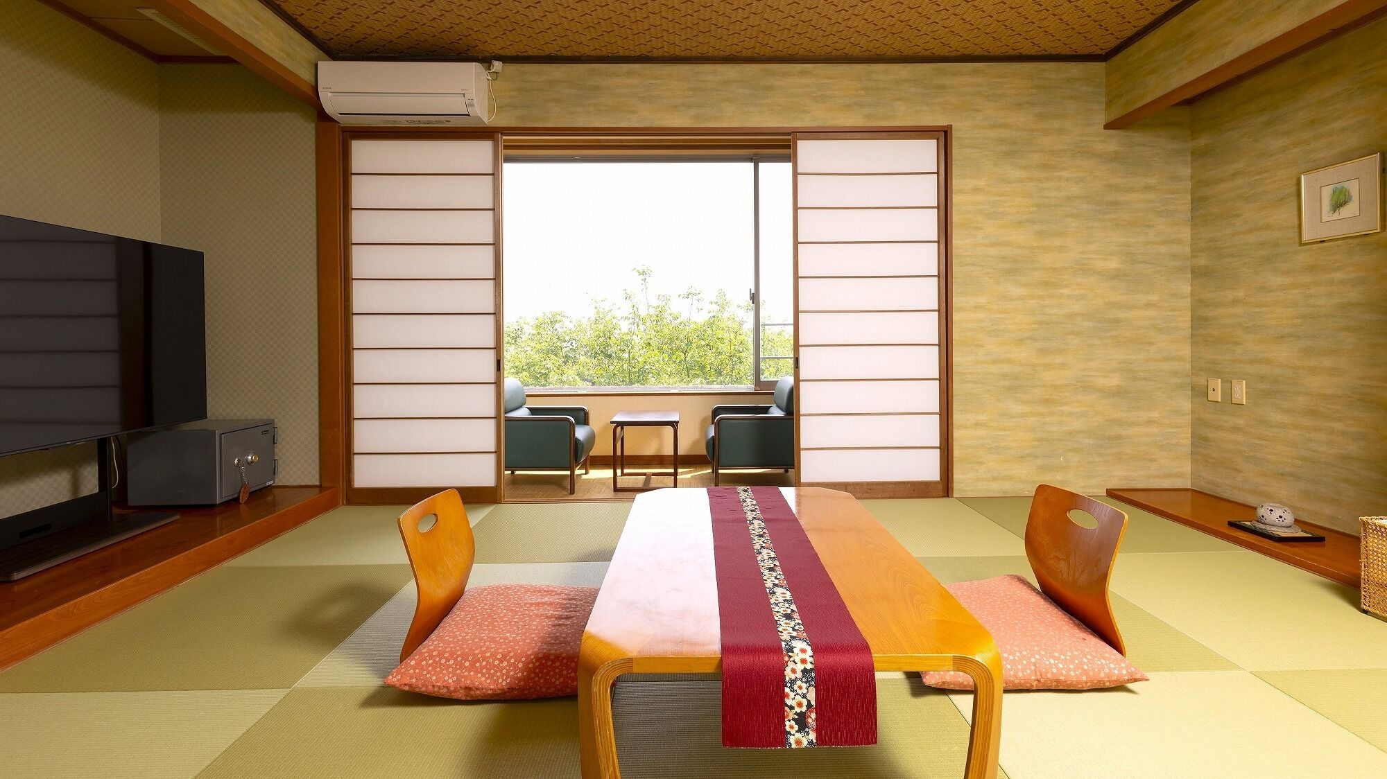 Living area | TV
