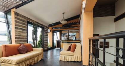 Reddoorz Plus @ The Ridge Tagaytay City