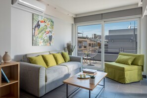 Grand Loft | In-room safe, soundproofing, iron/ironing board, free WiFi - 12 Keys Athens Apartments (Athens)