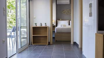 Senior Apartment | In-room safe, soundproofing, iron/ironing board (on request)
