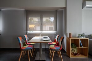 Grand Loft | In-room dining - 12 Keys Athens Apartments (Athens)