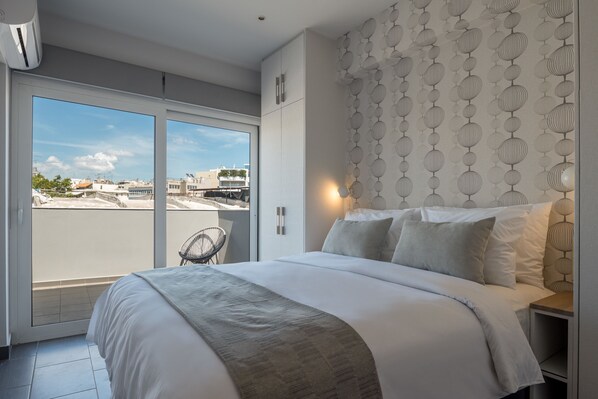 Grand Loft | In-room safe, soundproofing, iron/ironing board, free WiFi - 12 Keys Athens Apartments (Athens)