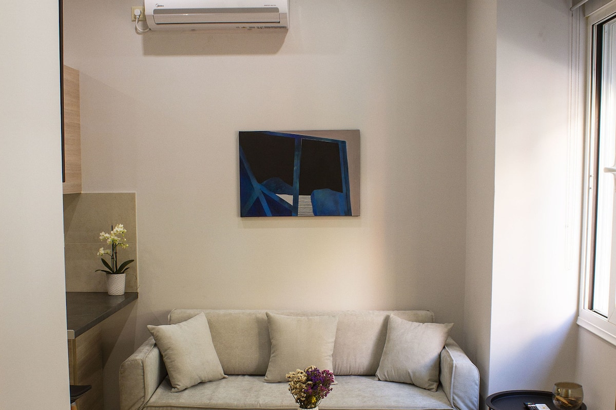Standard-Apartment, Erdgeschoss | Wohnzimmer | Flachbildfernseher