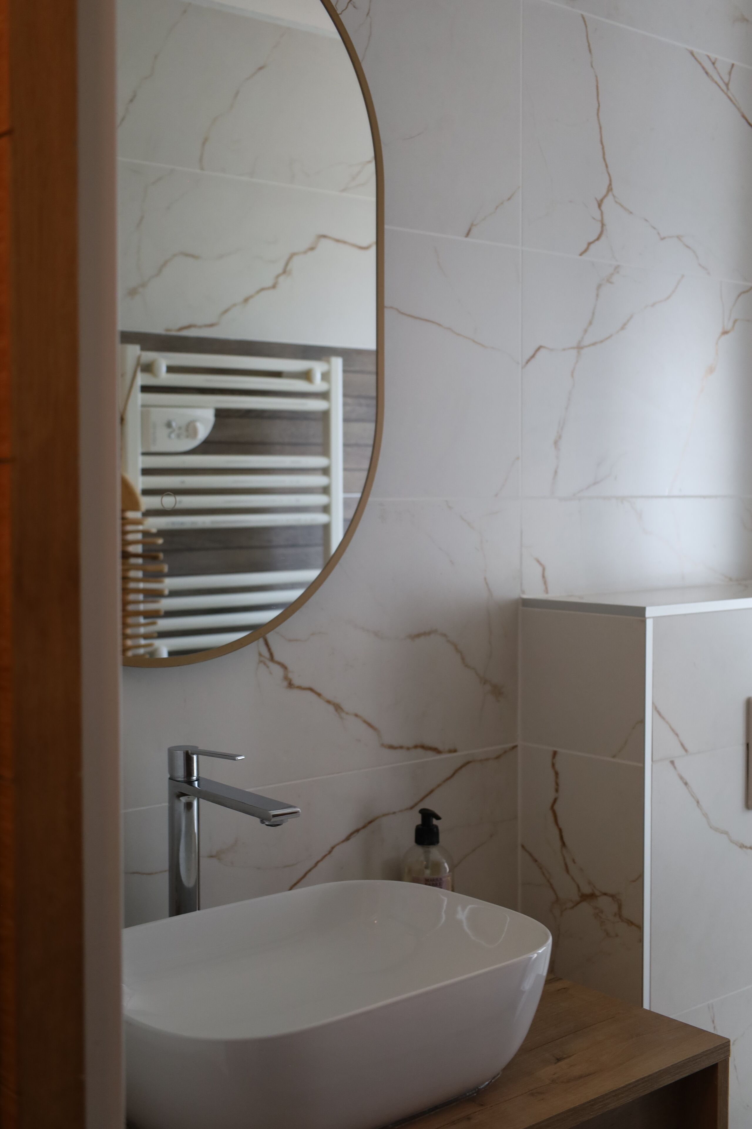 Double Room (La Plage) | Bathroom | Shower, rainfall showerhead, free toiletries, hair dryer