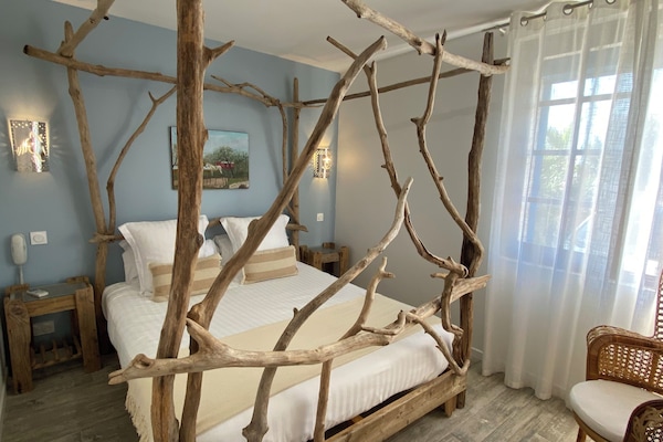 Junior Double Room (La Bohème en Roulotte) | Premium bedding, pillowtop beds, individually decorated