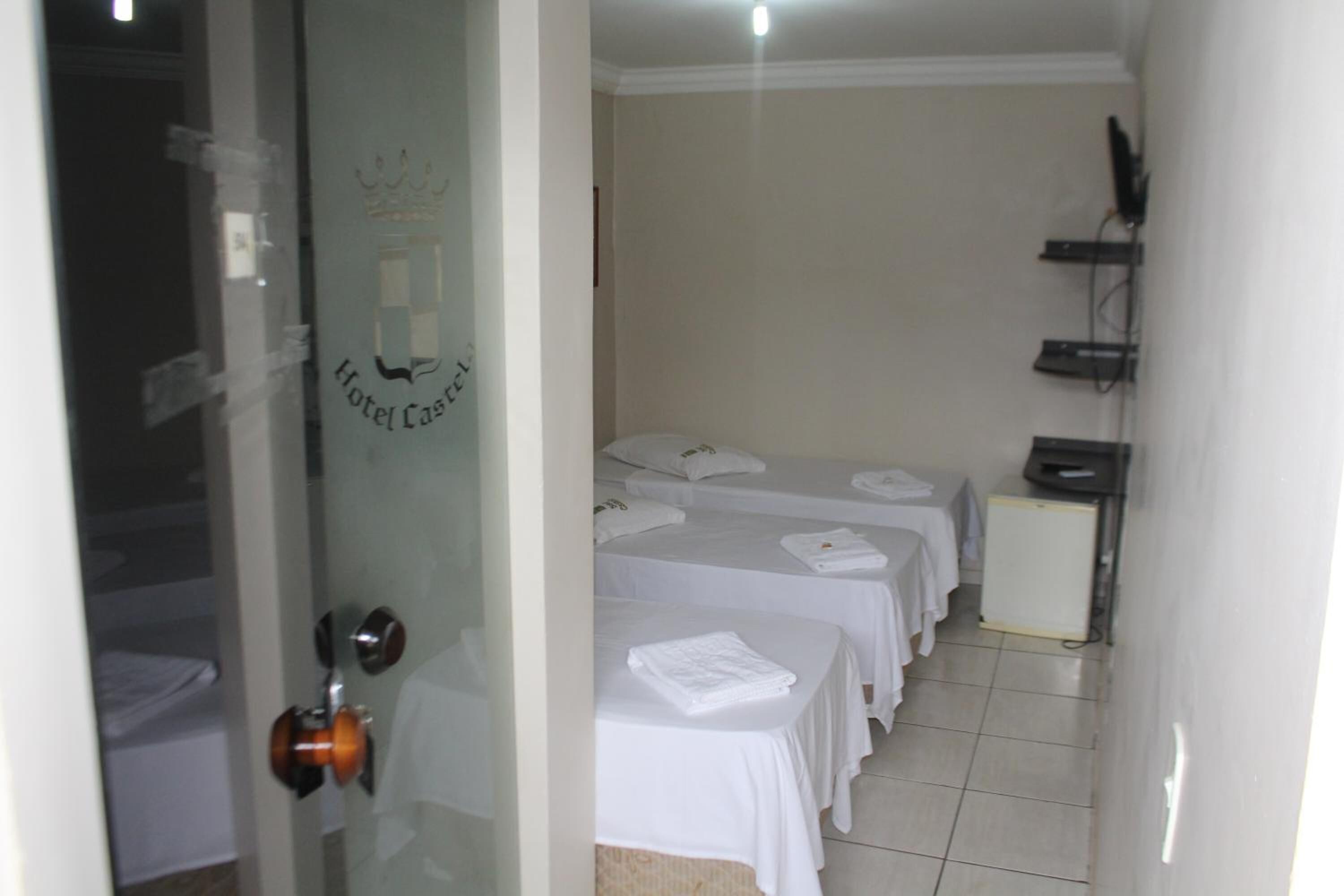 ميني بار وواي فاي مجانًا وملاءات أسرّة