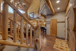 Smart TV, fireplace, DVD player