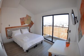 客房, 1 张双人床 (106) | 1 多间卧室、办公桌、遮光窗帘、熨斗/熨板