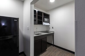 Fridge, microwave