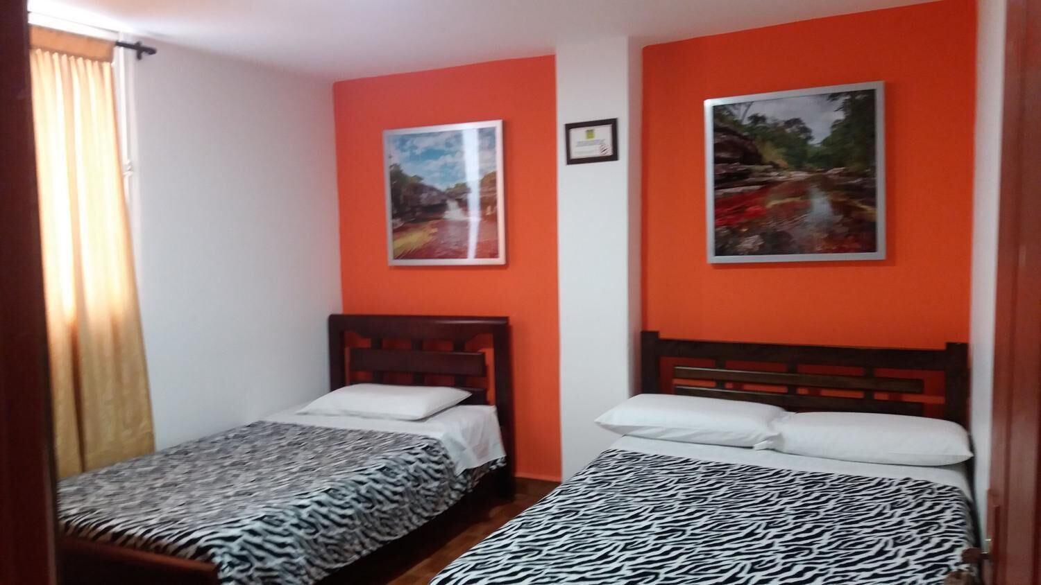 迷你吧、客房内保险箱、办公桌、免费 WiFi