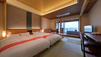Twin Room with Open-air Bath | Minibar, in-room safe, soundproofing, free WiFi