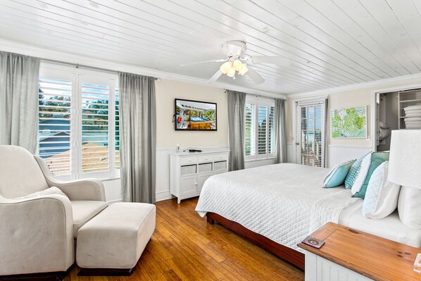 5 bedrooms, iron/ironing board, WiFi, bed sheets