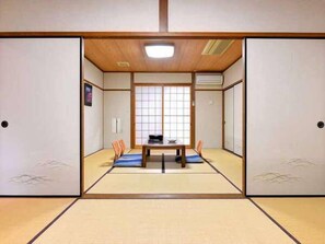 Room - Yukemuri no Yado Hanamomen (Yufu)