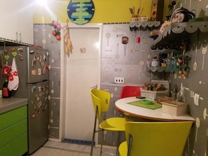 Fridge, microwave, oven, coffee/tea maker - Downtown Duplex (Belgrade)