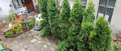 City-Maisonette, Blick auf den Innenhof | Ausblick vom Zimmer