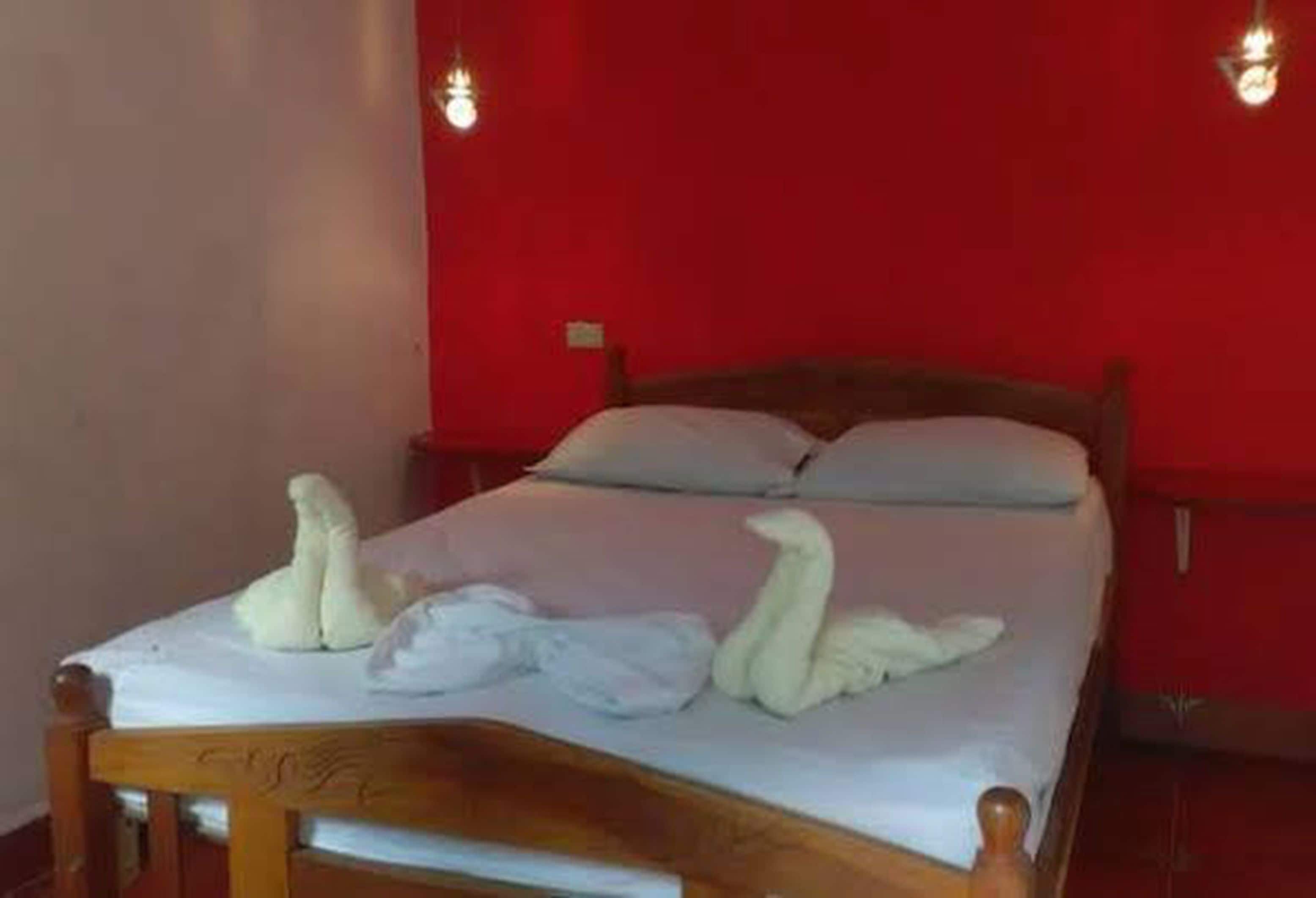 Traditional Double Room, 1 Queen Bed, Garden View | In-room safe, iron/ironing board, free WiFi, bed sheets