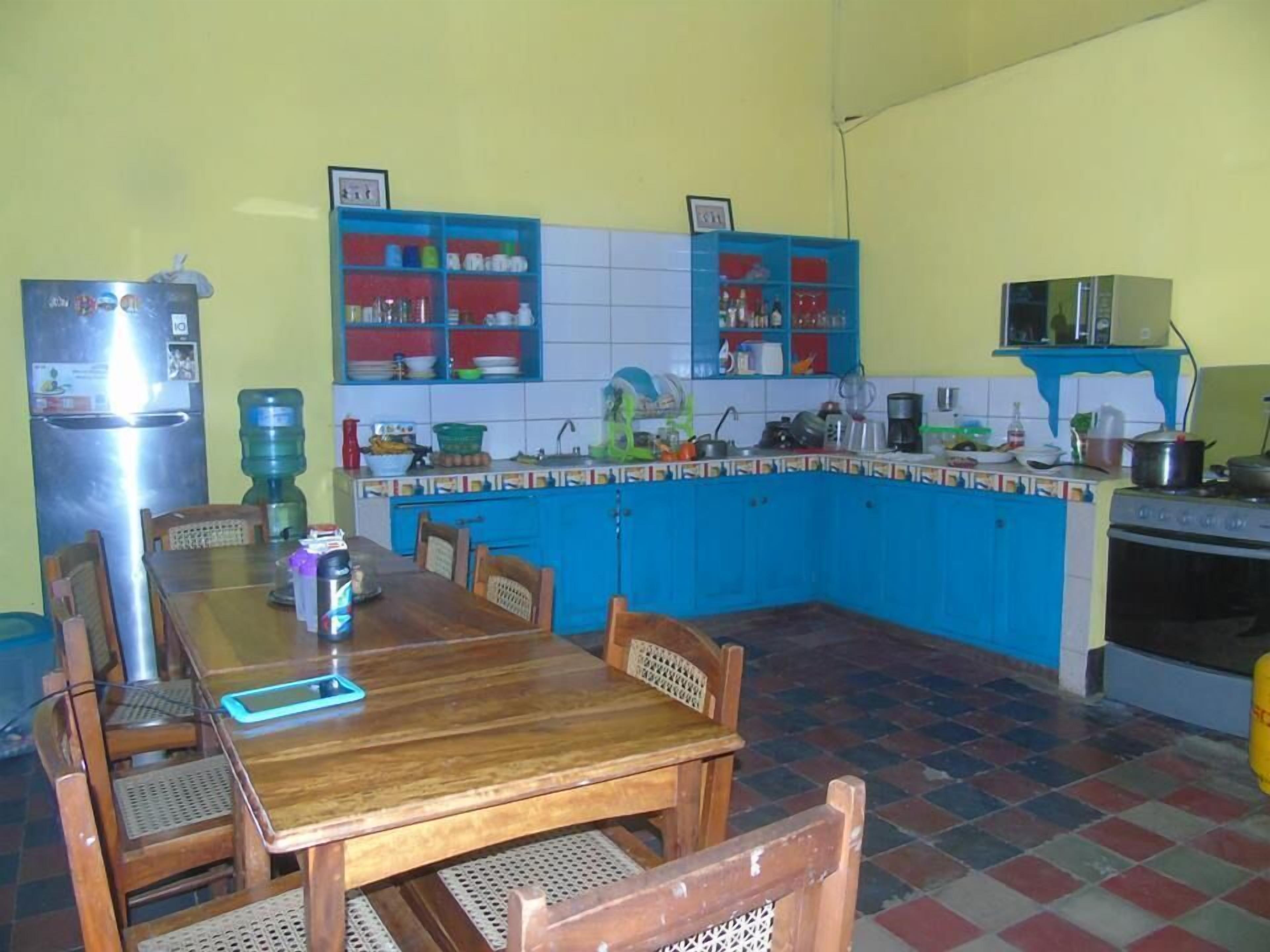 Réfrigérateur dans l'espace commun, micro-ondes dans l'espace commun