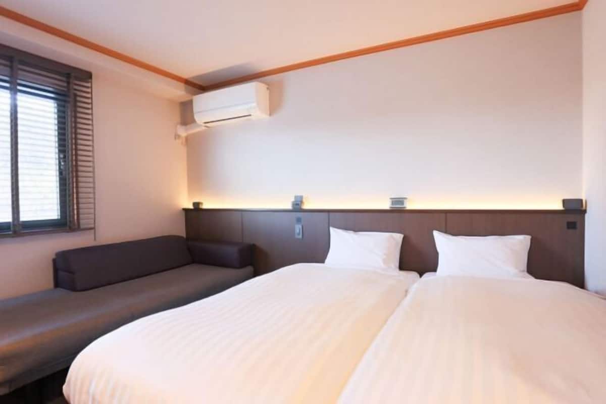 Desk, free WiFi, bed sheets