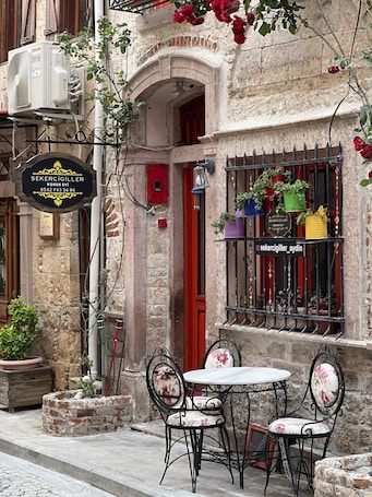 Exterior. Sekercigiller Konuk Evi