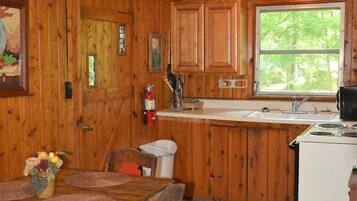 Deluxe Cabin | In-room dining