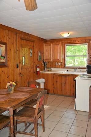 Cabane Deluxe | Restauration dans la chambre