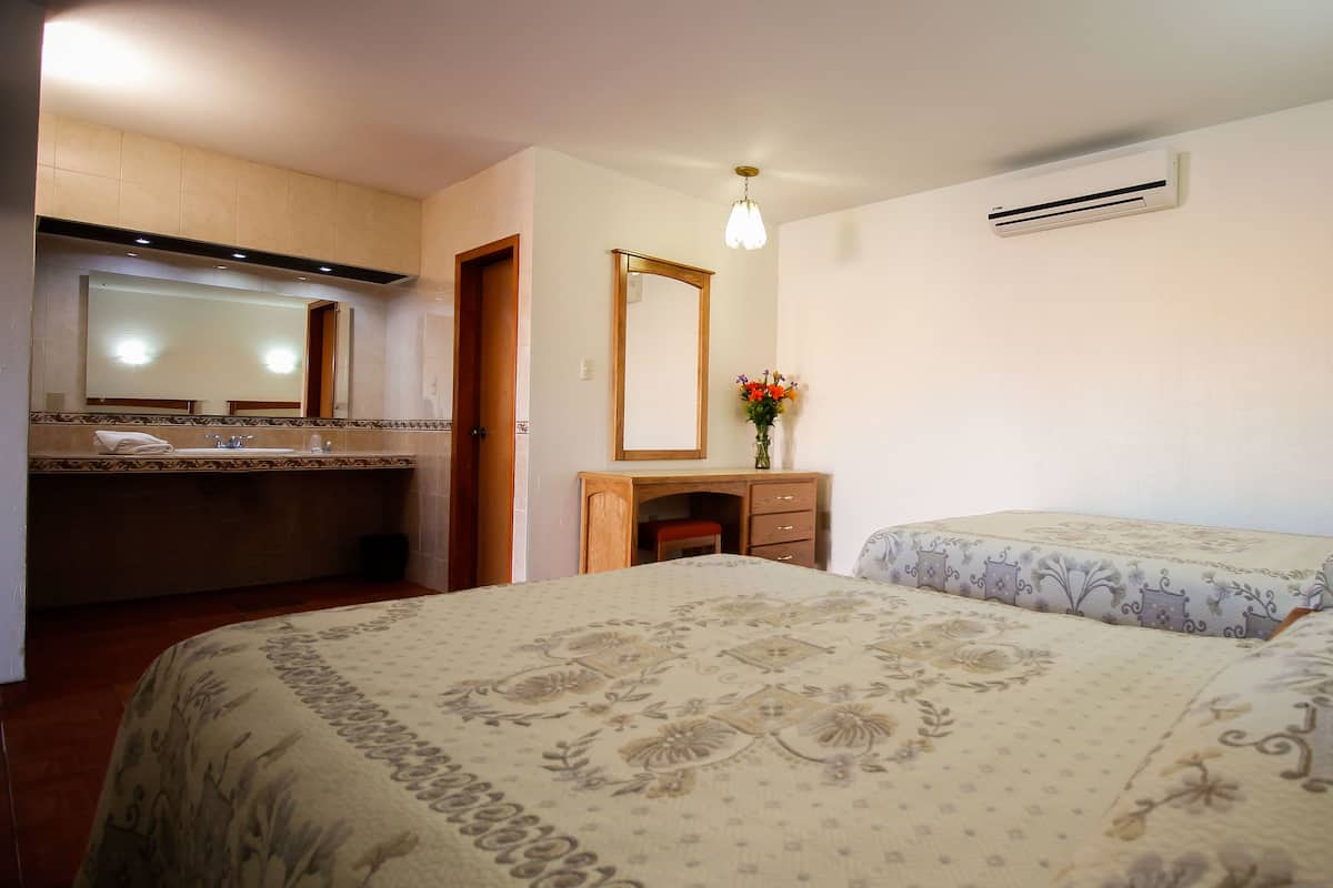1 bedroom, desk, blackout drapes, WiFi (free)