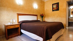 1 bedroom, individually decorated, individually furnished, desk - Hotel & Suites Marrod (Chihuahua)