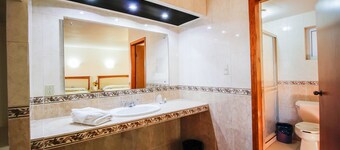 Hotel & Suites Marrod