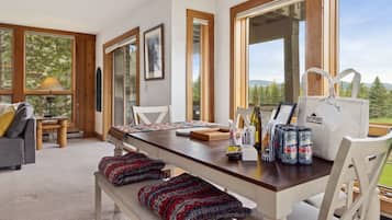 Smart TV y chimenea