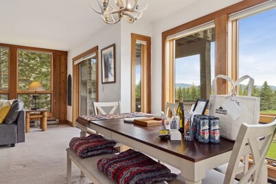 Outpost: Nez Perce B3 - Hot Tub Access!